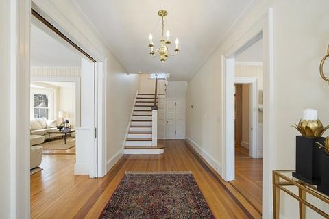 50 Everett St, Concord, MA 01742 photo 4
