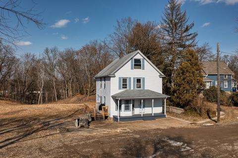 7 Leo St, Springfield, MA 01151 photo 2