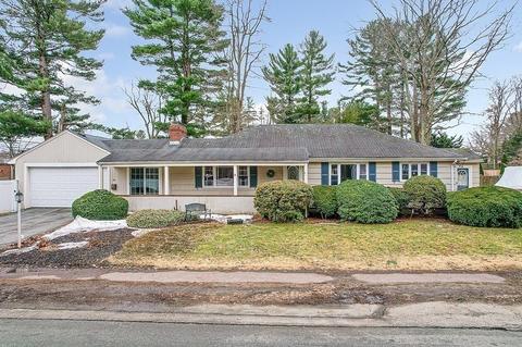 10 Dana Rd, Reading, MA 01867 photo 2