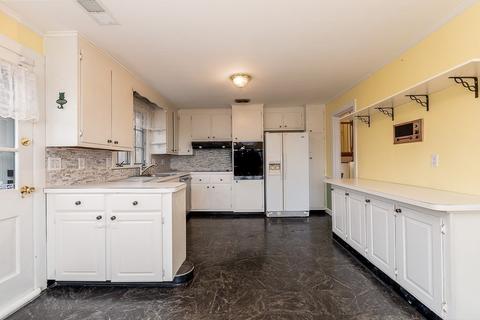 43 Colwell Dr, Dedham, MA 02026 photo 9
