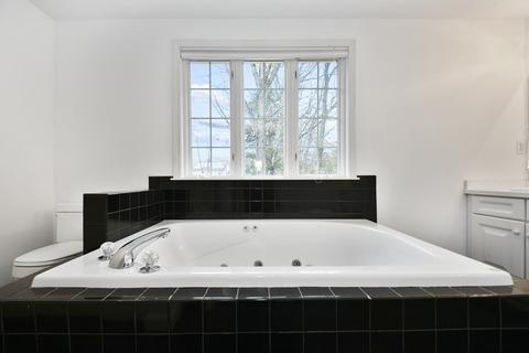 10 Blueberry Meadow Dr, Sutton, MA 01590 photo 30