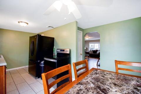 1105 Carew St, Springfield, MA 01104 photo 10