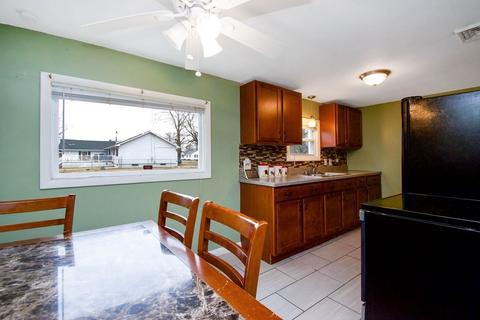 1105 Carew St, Springfield, MA 01104 photo 13