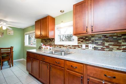 1105 Carew St, Springfield, MA 01104 photo 15