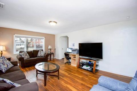 1105 Carew St, Springfield, MA 01104 photo 9