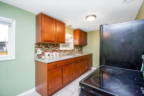 1105 Carew St, Springfield, MA 01104 photo 12