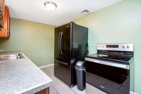 1105 Carew St, Springfield, MA 01104 photo 11