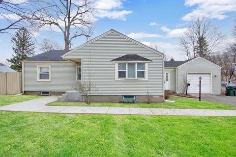 1105 Carew St, Springfield, MA 01104 photo 2