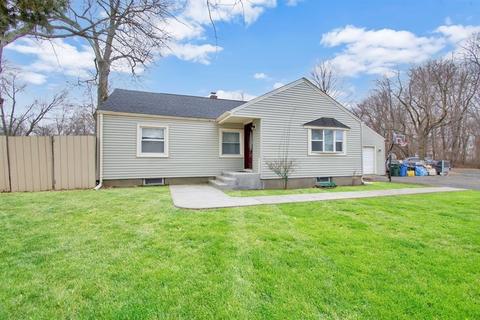 1105 Carew St, Springfield, MA 01104 photo 1