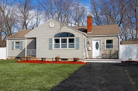 74 Pondview Dr, Chicopee, MA 01020 photo 1