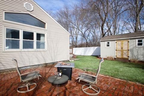 74 Pondview Dr, Chicopee, MA 01020 photo 6