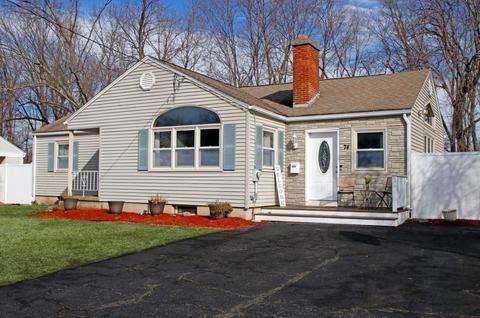 74 Pondview Dr, Chicopee, MA 01020 photo 2