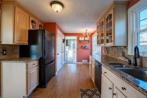 52 Upper Beverly Hls, West Springfield, MA 01089 photo 6