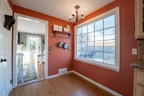 52 Upper Beverly Hls, West Springfield, MA 01089 photo 8