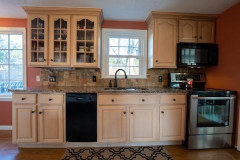52 Upper Beverly Hls, West Springfield, MA 01089 photo 7