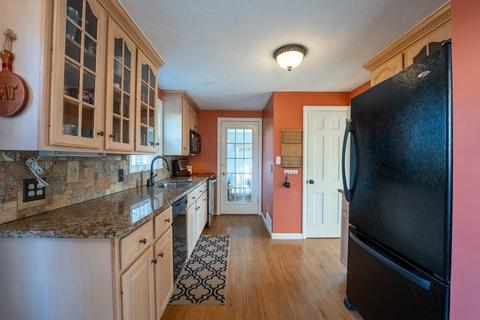 52 Upper Beverly Hls, West Springfield, MA 01089 photo 9