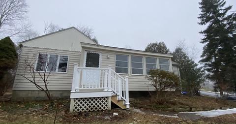 8 Assabet St, Maynard, MA 01754 photo 2