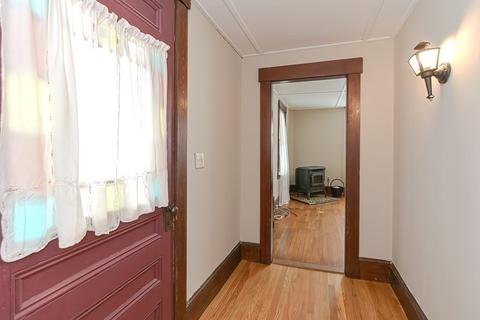 9 Maple St, Mendon, MA 01756 photo 4