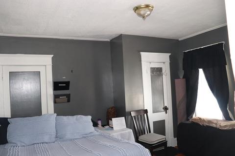 19 Windemere St, Springfield, MA 01104 photo 17