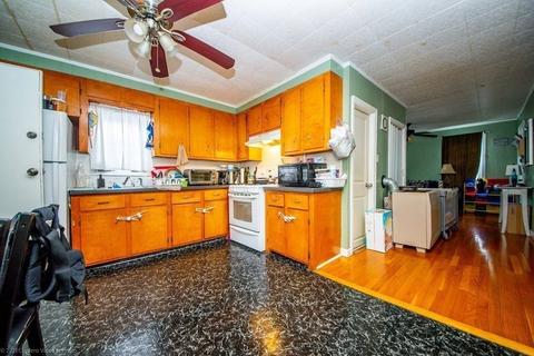 138 Tecumseh, Fall River, MA 02721 photo 4