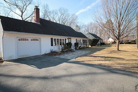 222 E Allen Ridge Rd, Springfield, MA 01118 photo 3