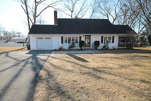 222 E Allen Ridge Rd, Springfield, MA 01118 photo 1