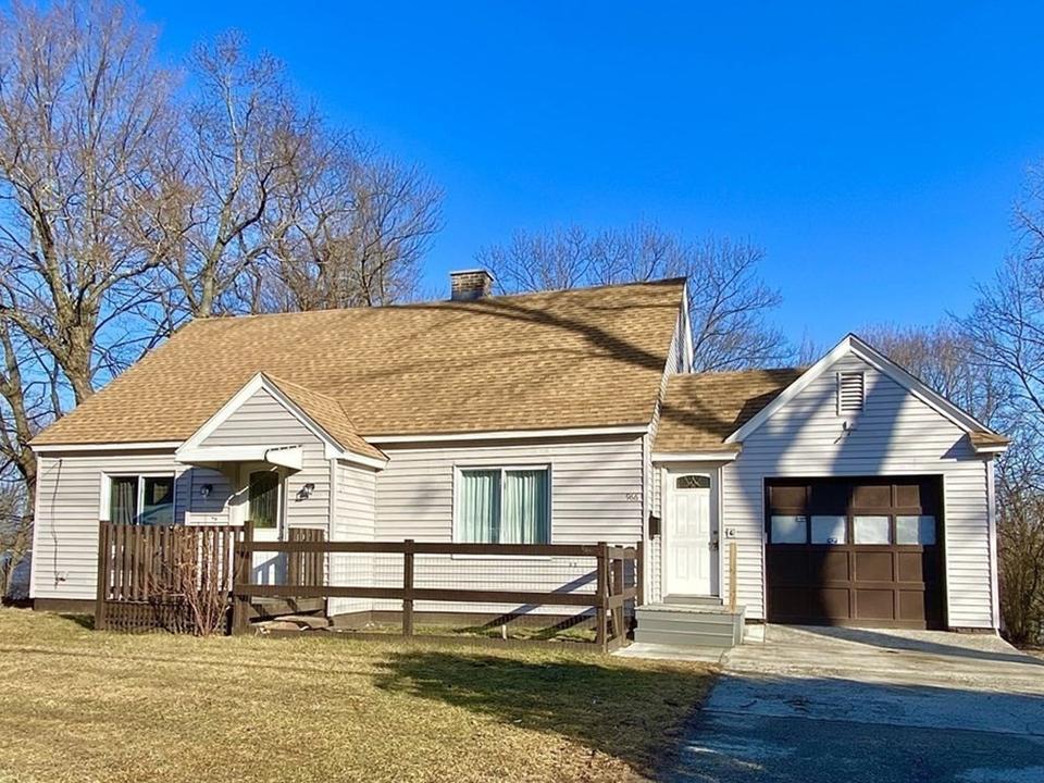 966 Main St, Holyoke, MA 01040 30 Photos MLS 72946275 966 Main St, Holyoke, MA 01040 30 Photos MLS 72946275