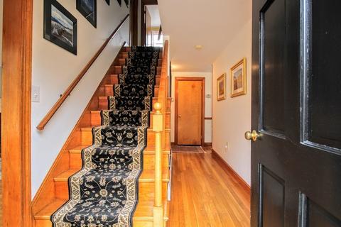 62 Oak St, Reading, MA 01867 photo 4