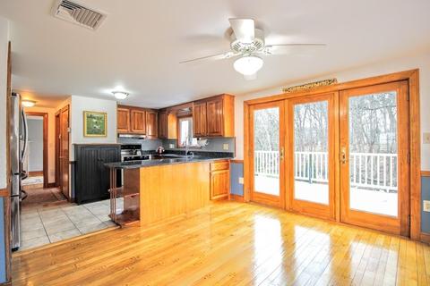 62 Oak St, Reading, MA 01867 photo 5