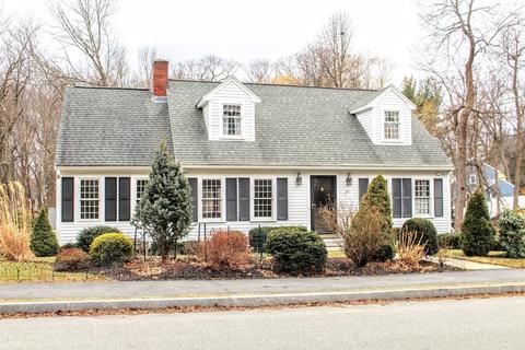 62 Oak St, Reading, MA 01867 photo 2