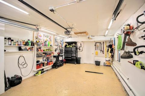 62 Oak St, Reading, MA 01867 photo 29