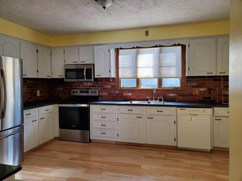 4 Hilton Ave, Worcester, MA 01604 photo 3