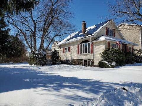 4 Hilton Ave, Worcester, MA 01604 photo 2