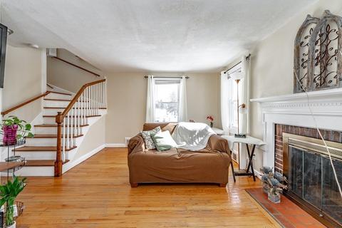 157 Chapin Ter, Springfield, MA 01104 photo 5