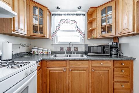 157 Chapin Ter, Springfield, MA 01104 photo 9
