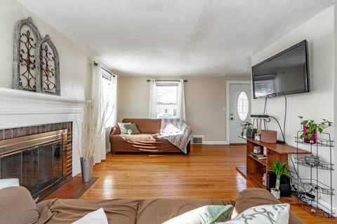 157 Chapin Ter, Springfield, MA 01104 photo 4