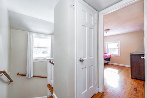 157 Chapin Ter, Springfield, MA 01104 photo 12