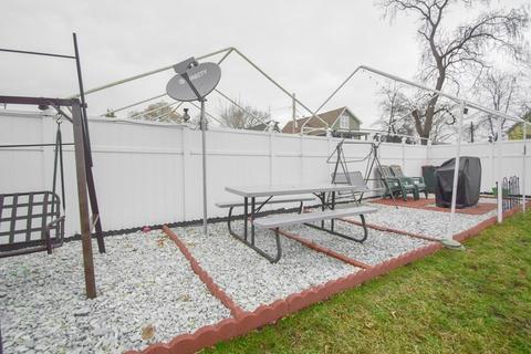 103 Eastern Ave, Springfield, MA 01109 photo 32