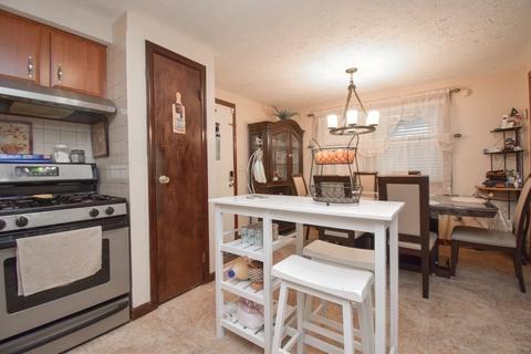 103 Eastern Ave, Springfield, MA 01109 photo 12