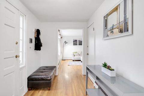 9 Moody Ave, Everett, MA 02149 photo 4
