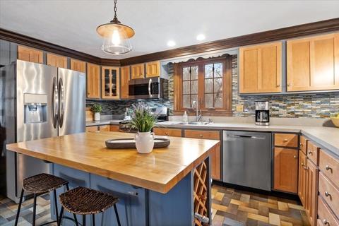 48 East St, Upton, MA 01568 photo 9