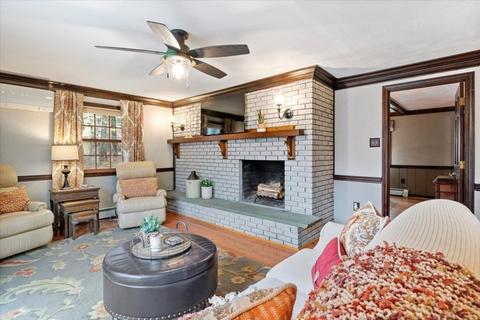 48 East St, Upton, MA 01568 photo 6