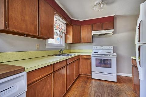 17 Plain St, Easthampton, MA 01027 photo 7