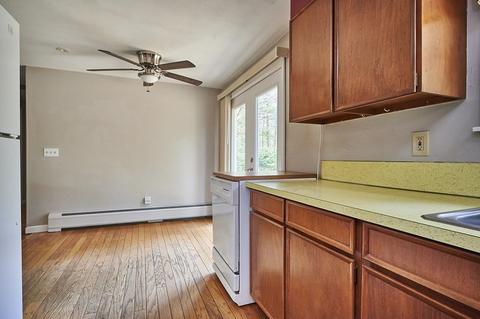 17 Plain St, Easthampton, MA 01027 photo 8