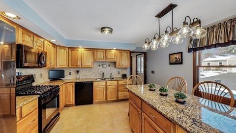 8 Boulder St, Springfield, MA 01108 photo 3