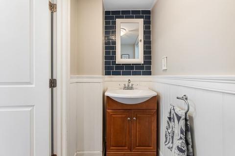 467 Sumner St, Boston, MA 02128 photo 12