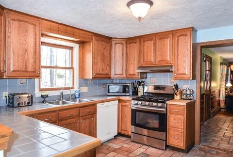 27 Maple Ln, Sutton, MA 01590 photo 12