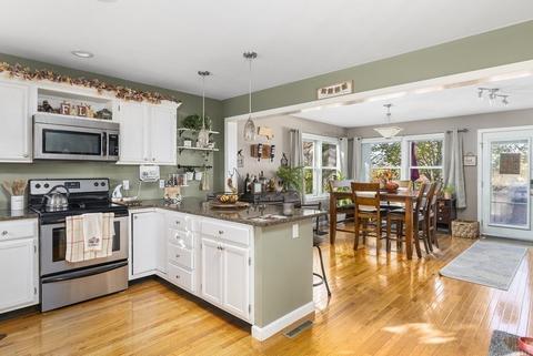 37 Seaview St, Fall River, MA 02724 photo 9