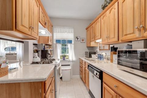 46 Browne St #2, Brookline, MA 02446 photo 12