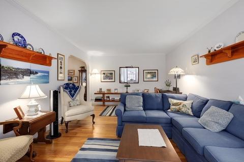 46 Browne St #2, Brookline, MA 02446 photo 4